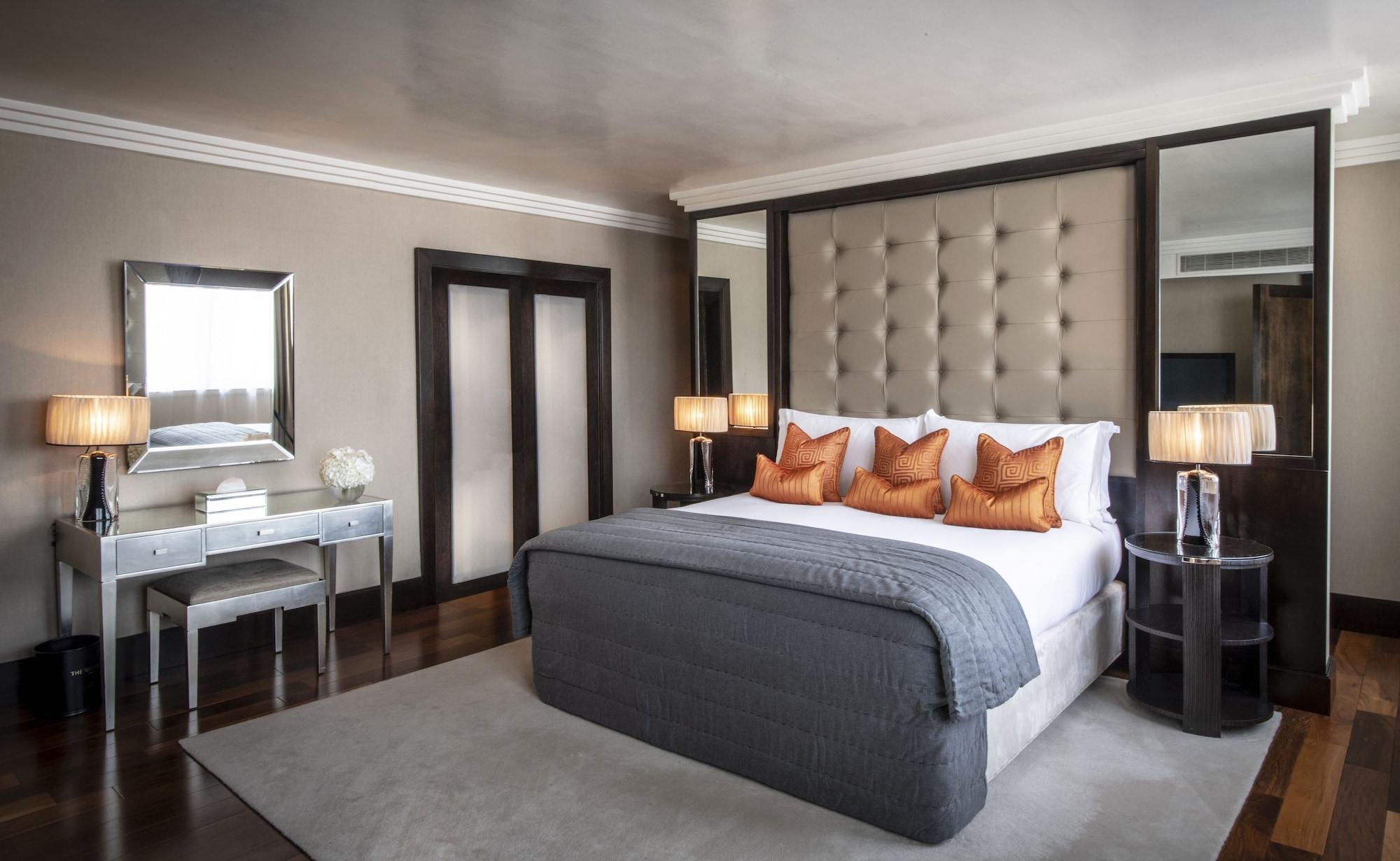 เดอะ เวสต์บิวรี โฮเต็ล Hotel ดับลิน ภายนอก รูปภาพ A bedroom at The Dorchester