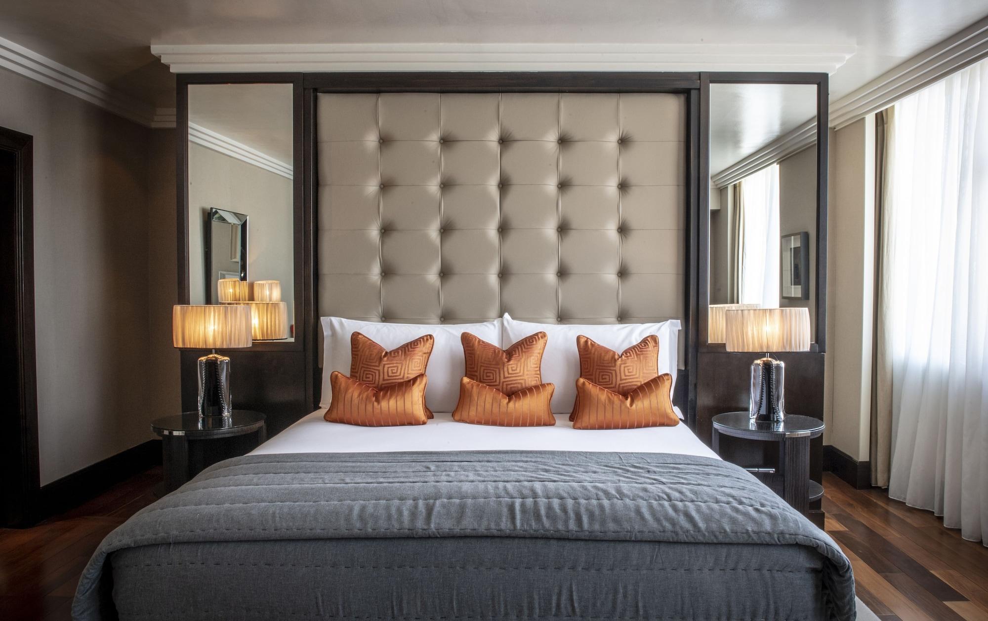 เดอะ เวสต์บิวรี โฮเต็ล Hotel ดับลิน ภายนอก รูปภาพ A bedroom at the hotel