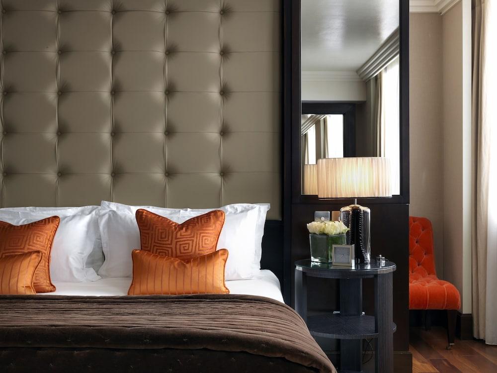 เดอะ เวสต์บิวรี โฮเต็ล Hotel ดับลิน ภายนอก รูปภาพ A bedroom at The Mayfair Collection