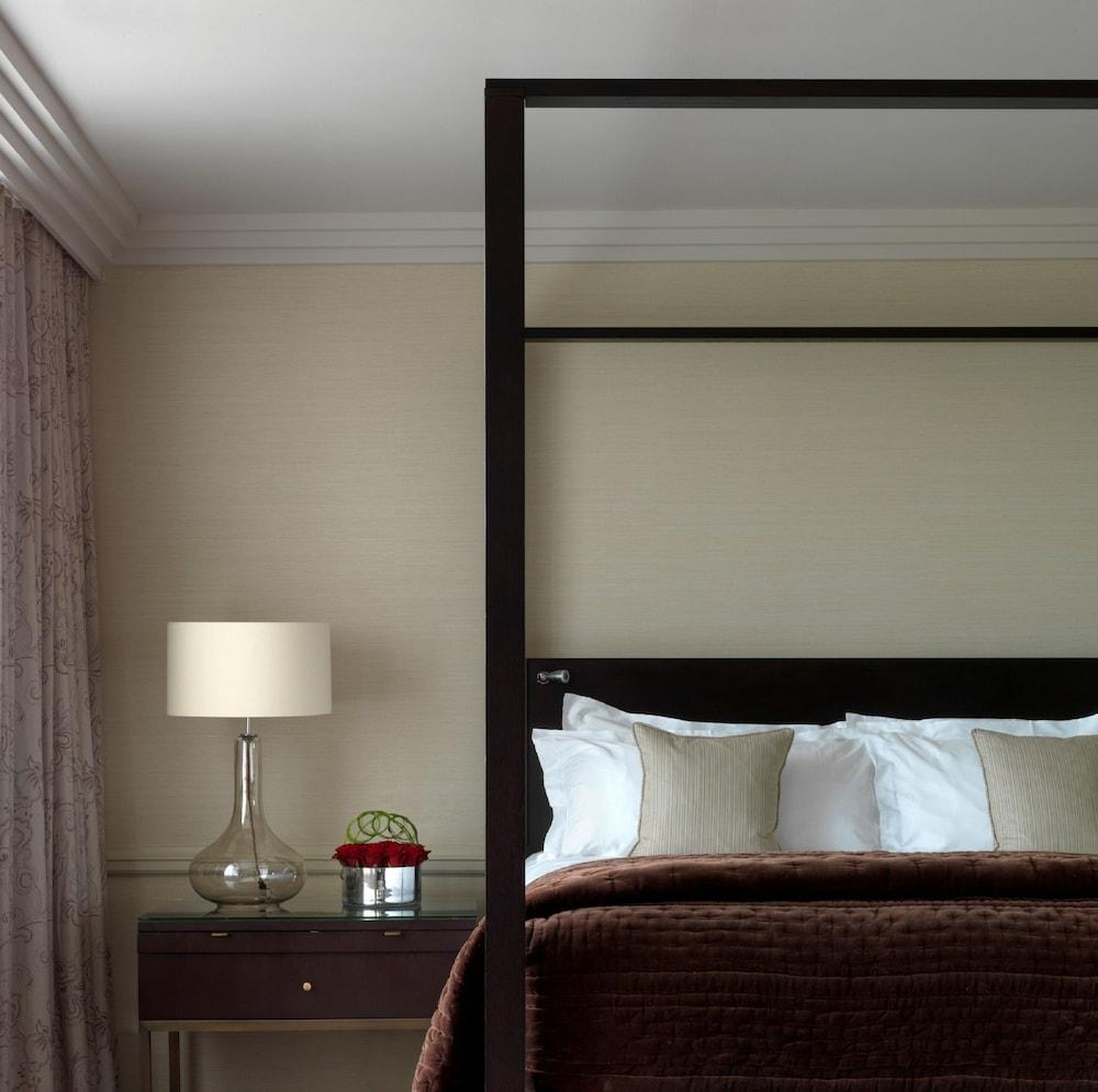 เดอะ เวสต์บิวรี โฮเต็ล Hotel ดับลิน ภายนอก รูปภาพ A bedroom at The Ivy Hotel