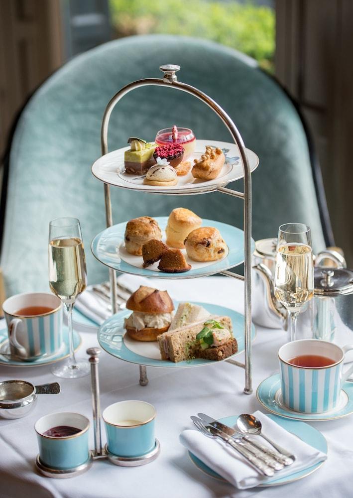 เดอะ เวสต์บิวรี โฮเต็ล Hotel ดับลิน ภายนอก รูปภาพ Afternoon tea at the InterContinental London Park Lane