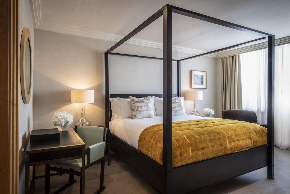เดอะ เวสต์บิวรี โฮเต็ล Hotel ดับลิน ภายนอก รูปภาพ A bedroom at The Mitre