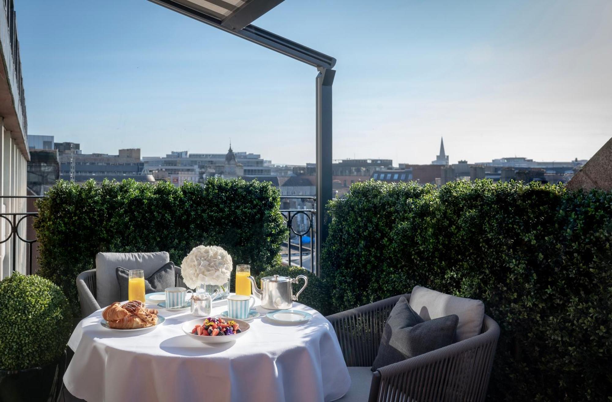 เดอะ เวสต์บิวรี โฮเต็ล Hotel ดับลิน ภายนอก รูปภาพ The Terrace at The Ivy Collection